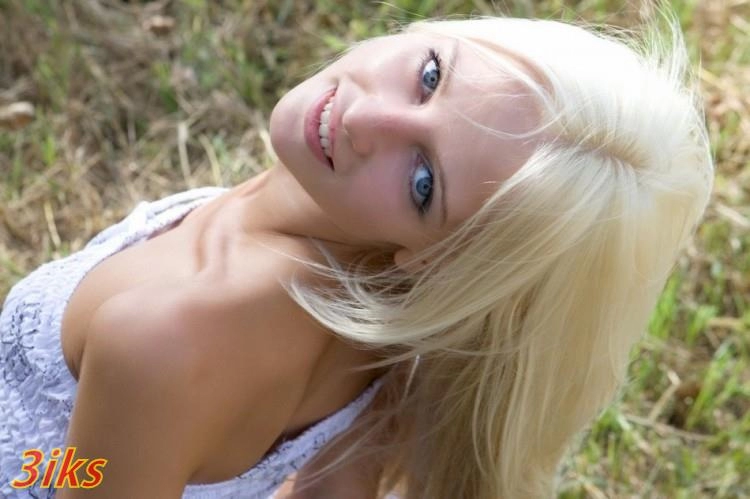 Фотосессия Белокурая голышом-11