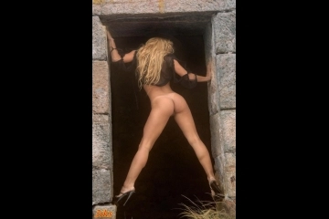 Развратница с аппетитной попкой-15