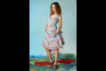 Сногшибательная красотка сняла одежду в комнате-0