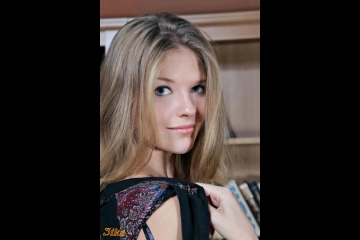 Фотосессия Голенькая косит под ретро-31