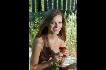 Худенькая в деревне-1