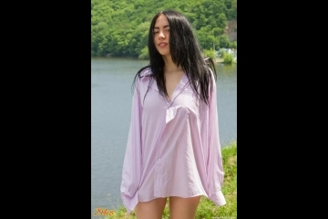 Секси девка разделась на природе-0