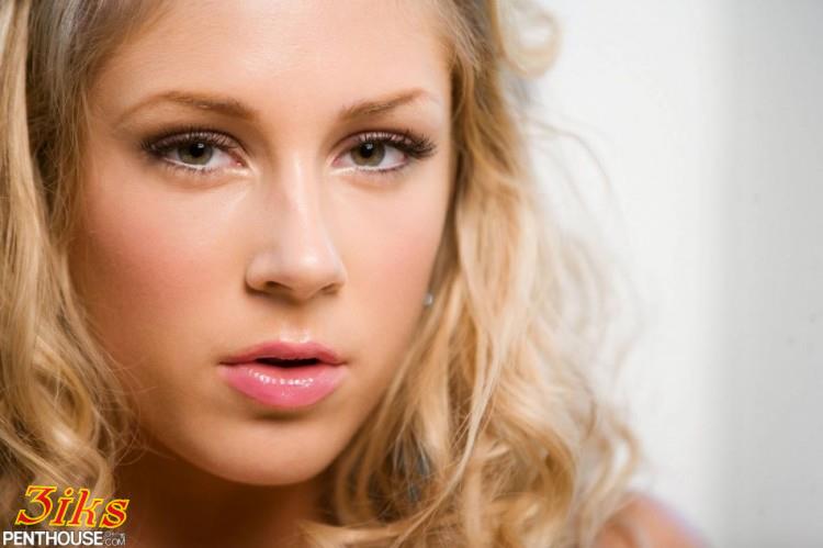 Развратная голая блондинка-35