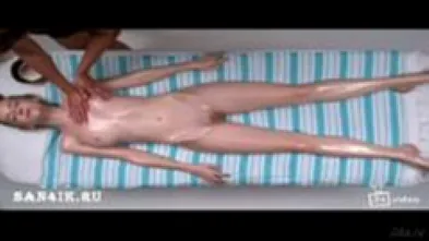 Неспешный массаж молодой худышки 