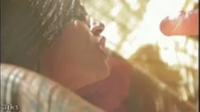 Порно gif Брюнетка обучается технике горлового минета