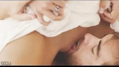 Бойфренд лижет молоденькую киску