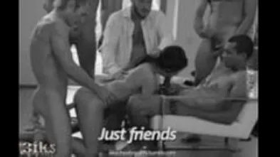 Пять мужиков на одну брюнетку