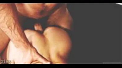 Порно gif  Волосатый входит в попку