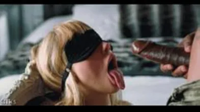 Хер в рот блондинке с завязанными глазами