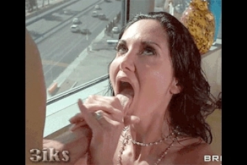 Забрызгал спермой всё лицо